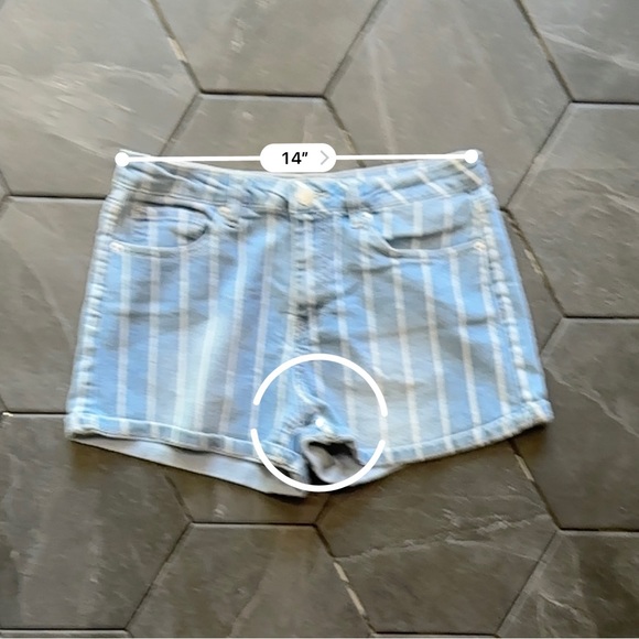 YMI Blue & White Light Wash Vertical Striped Jeans Denim Shorts - Picture 5 of 8